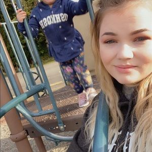 Meet your Posher, Danielle